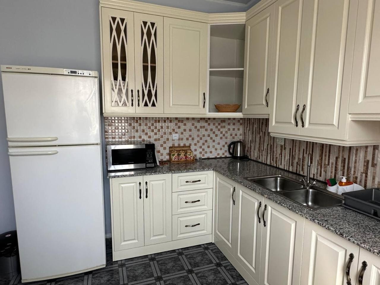 Дом для отпуска Your Getaway Home Ереван Экстерьер фото